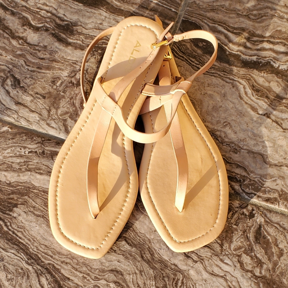 Aldo Flat Strappy Sandals, size 9